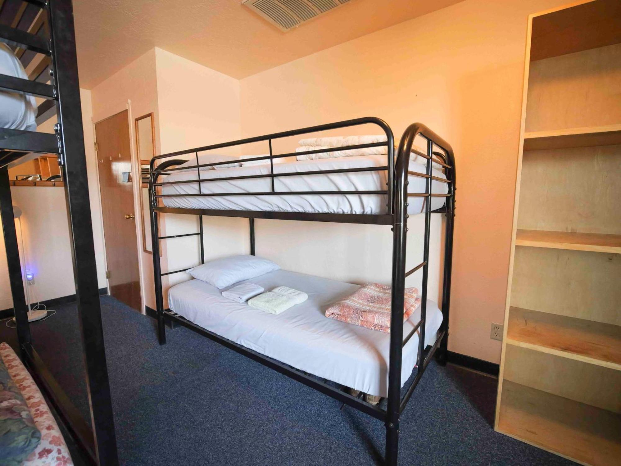 Ashland Commons Hostel Экстерьер фото